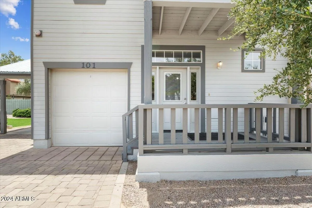 2016 S HAMMOND Drive photo 4