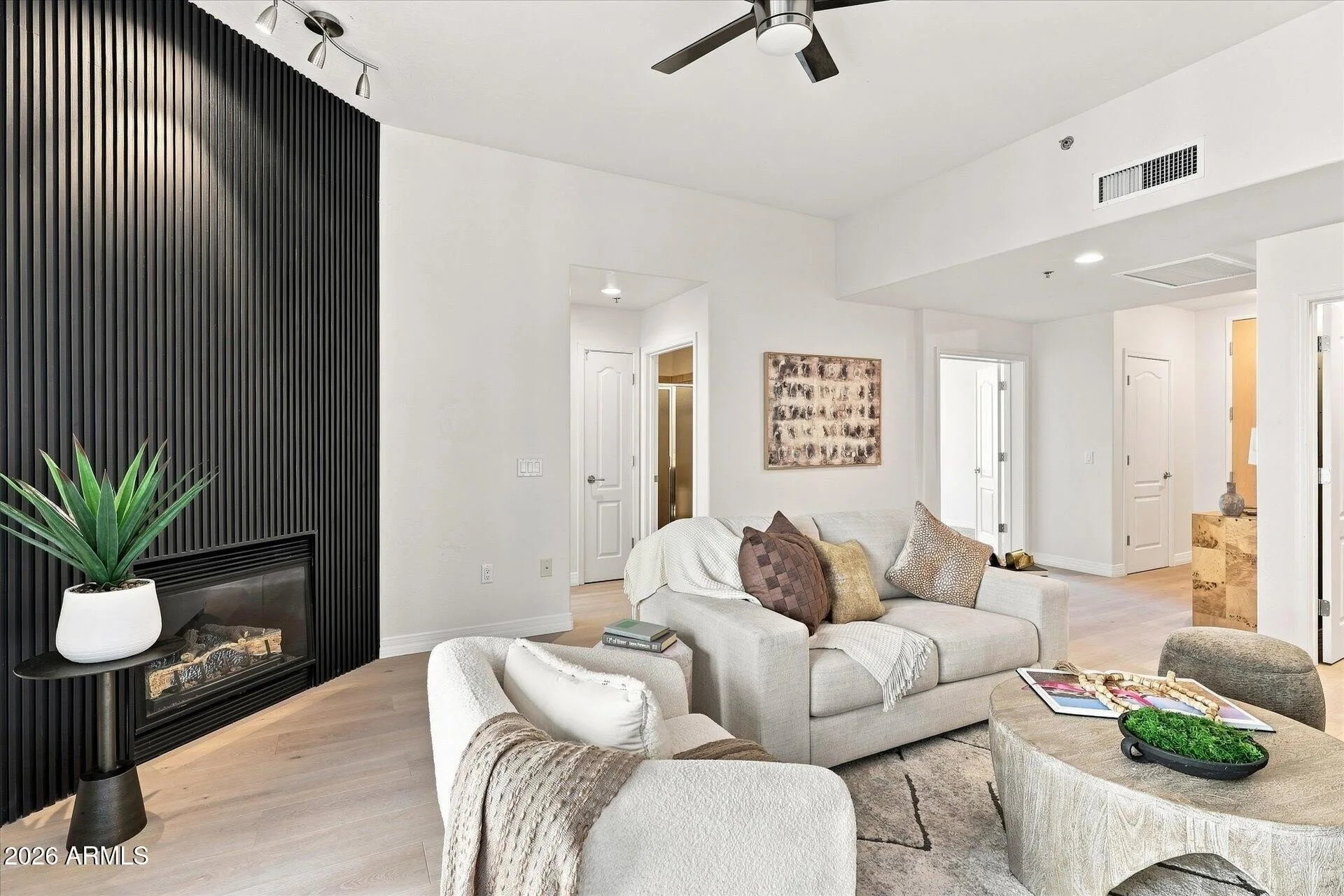 2302 N CENTRAL Avenue photo 4
