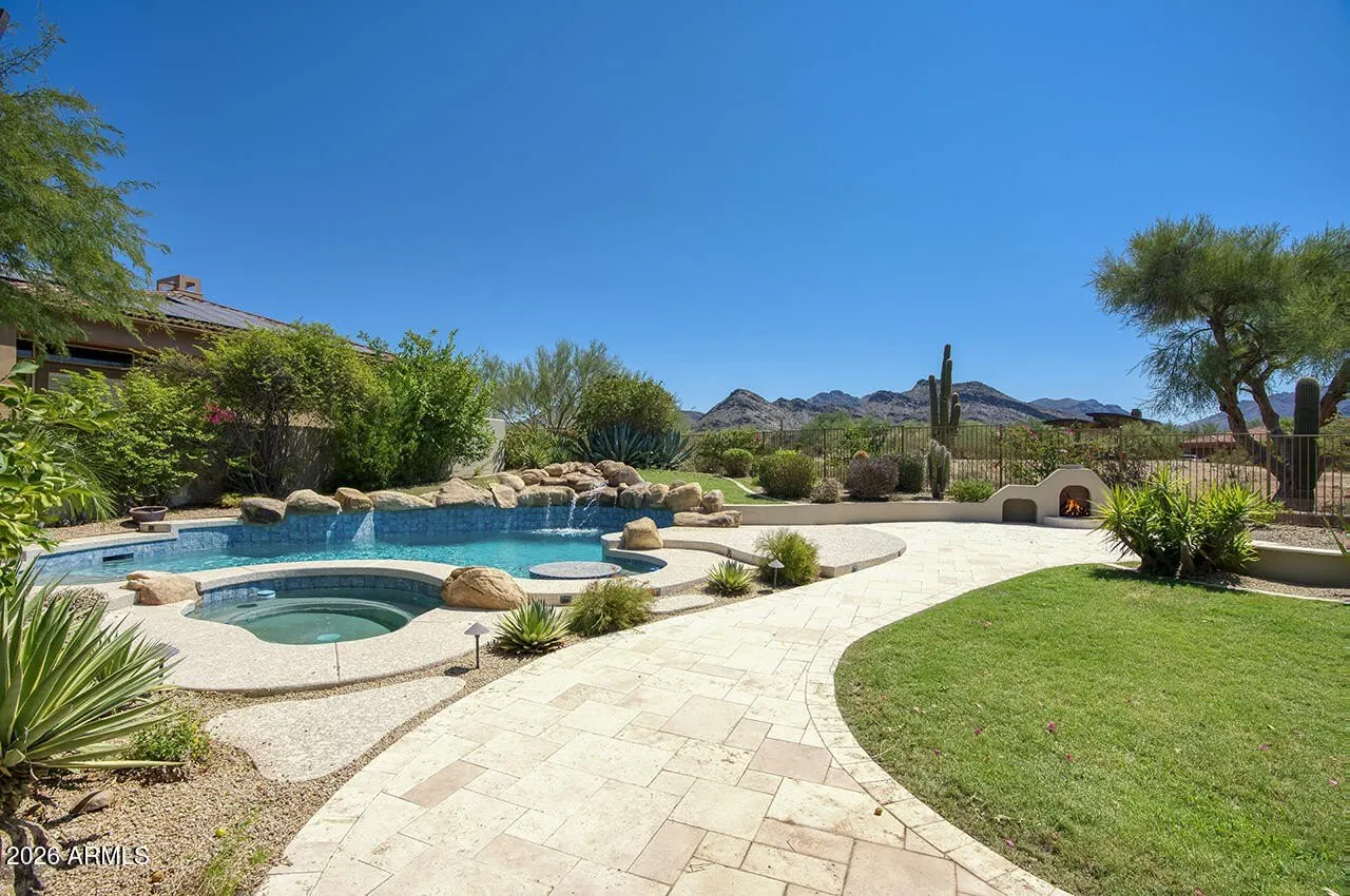 9290 E Thompson Peak Pkwy photo 3