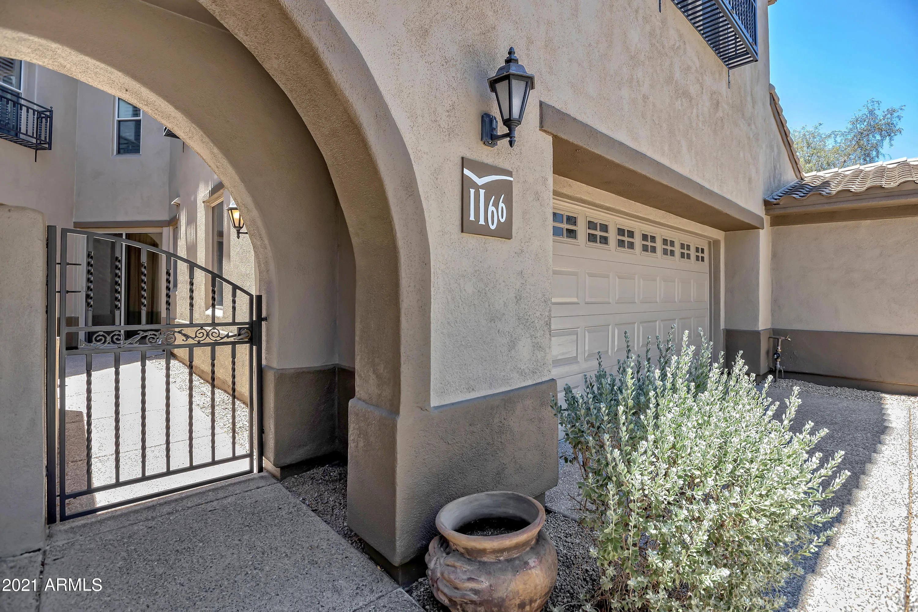 20802 N GRAYHAWK Drive photo 2