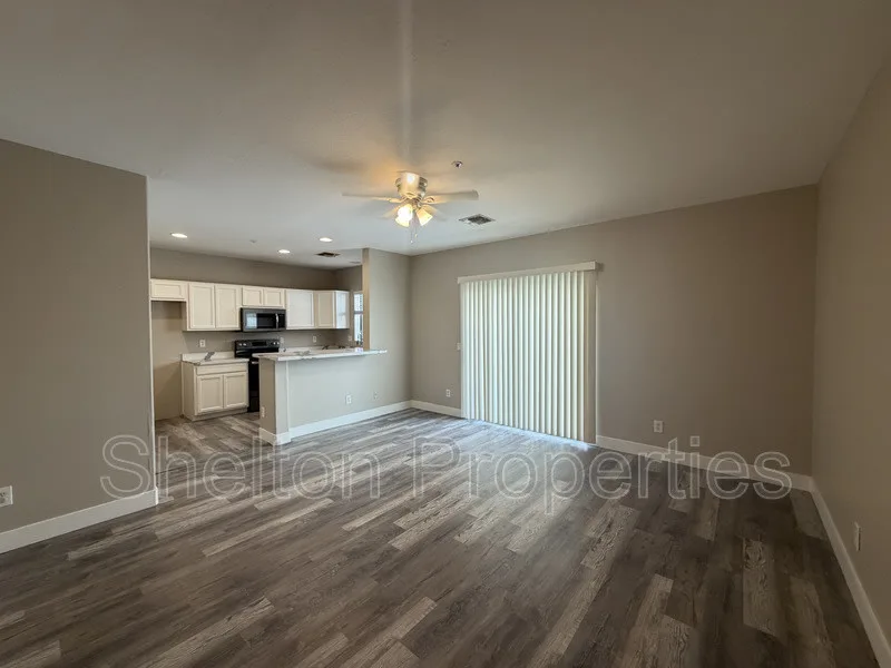 15818 N 25th St Unit 110 photo 3