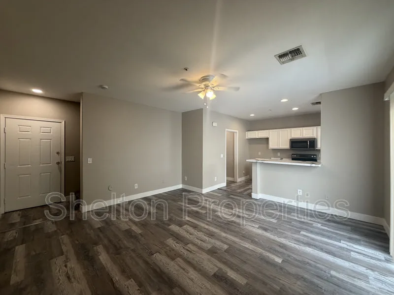 15818 N 25th St Unit 110 photo 4