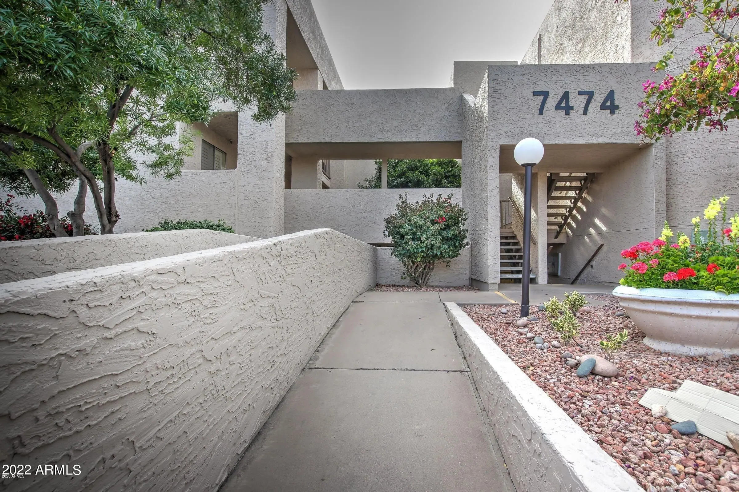 7474 E EARLL Drive photo 3