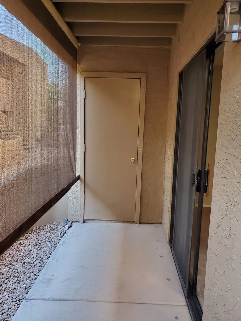 1 Bedroom Condo - Scottsdale - Updated - Ground level - In unit washer/dryer photo 5