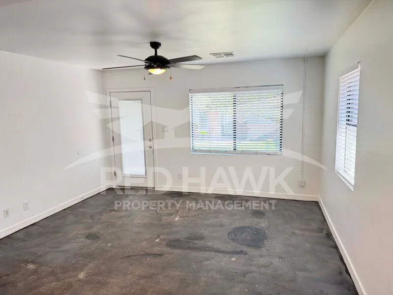 319 W Highland Ave photo 3