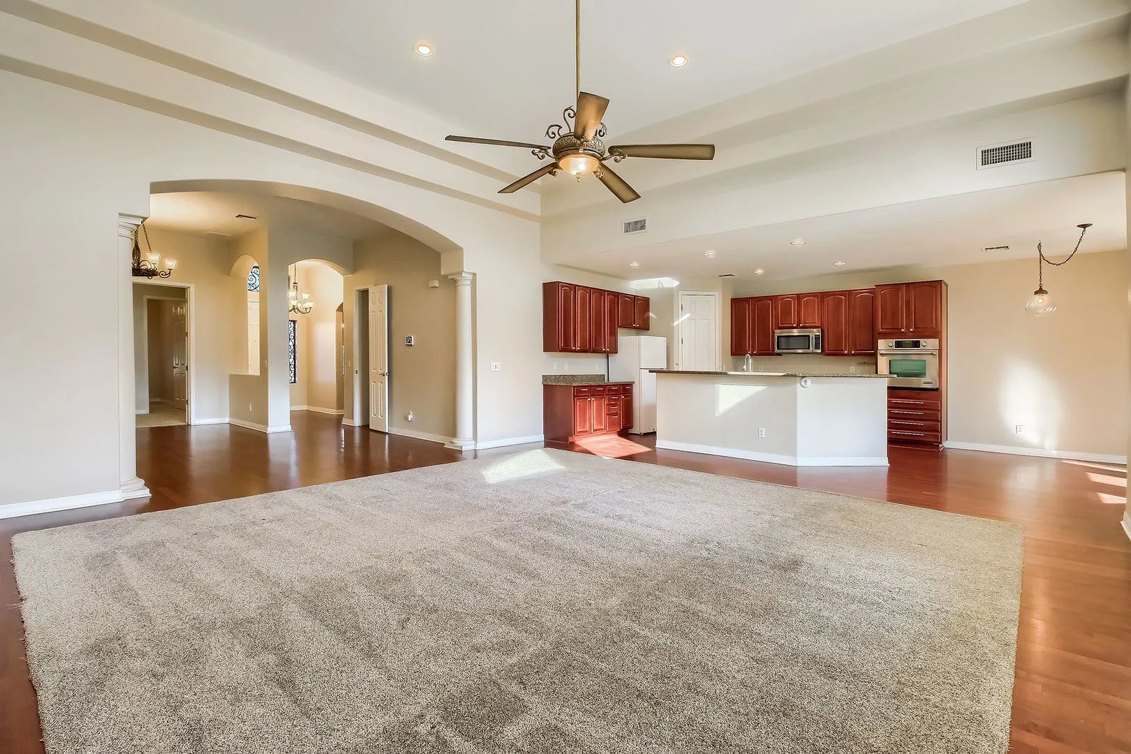 9007 S 10th Dr Phoenix, AZ 85041 photo 2