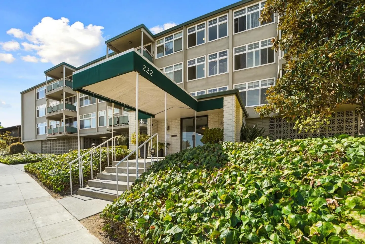 222 Laurel ST 105