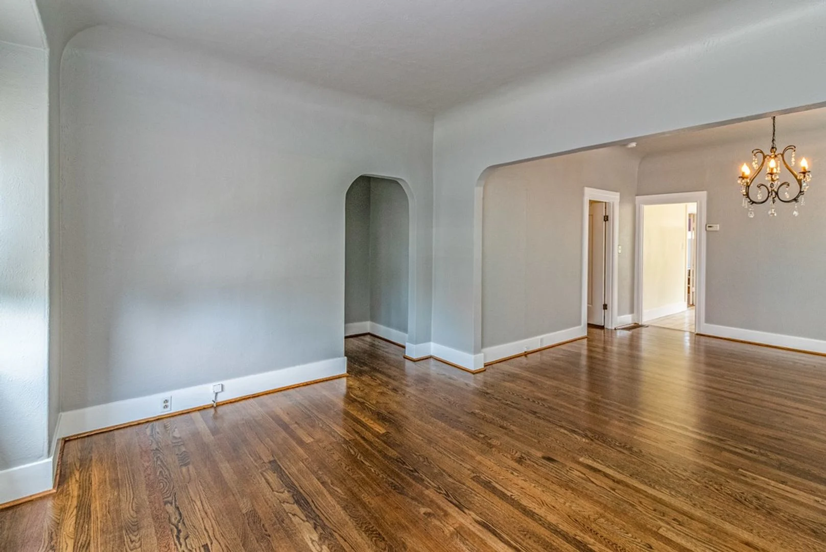 832 Oak St - 2+ bedroom | 1 bath | Single family home | Coming soon photo 3
