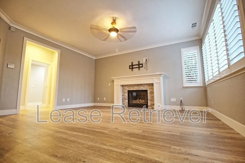 2359 Riviera Ct photo 5