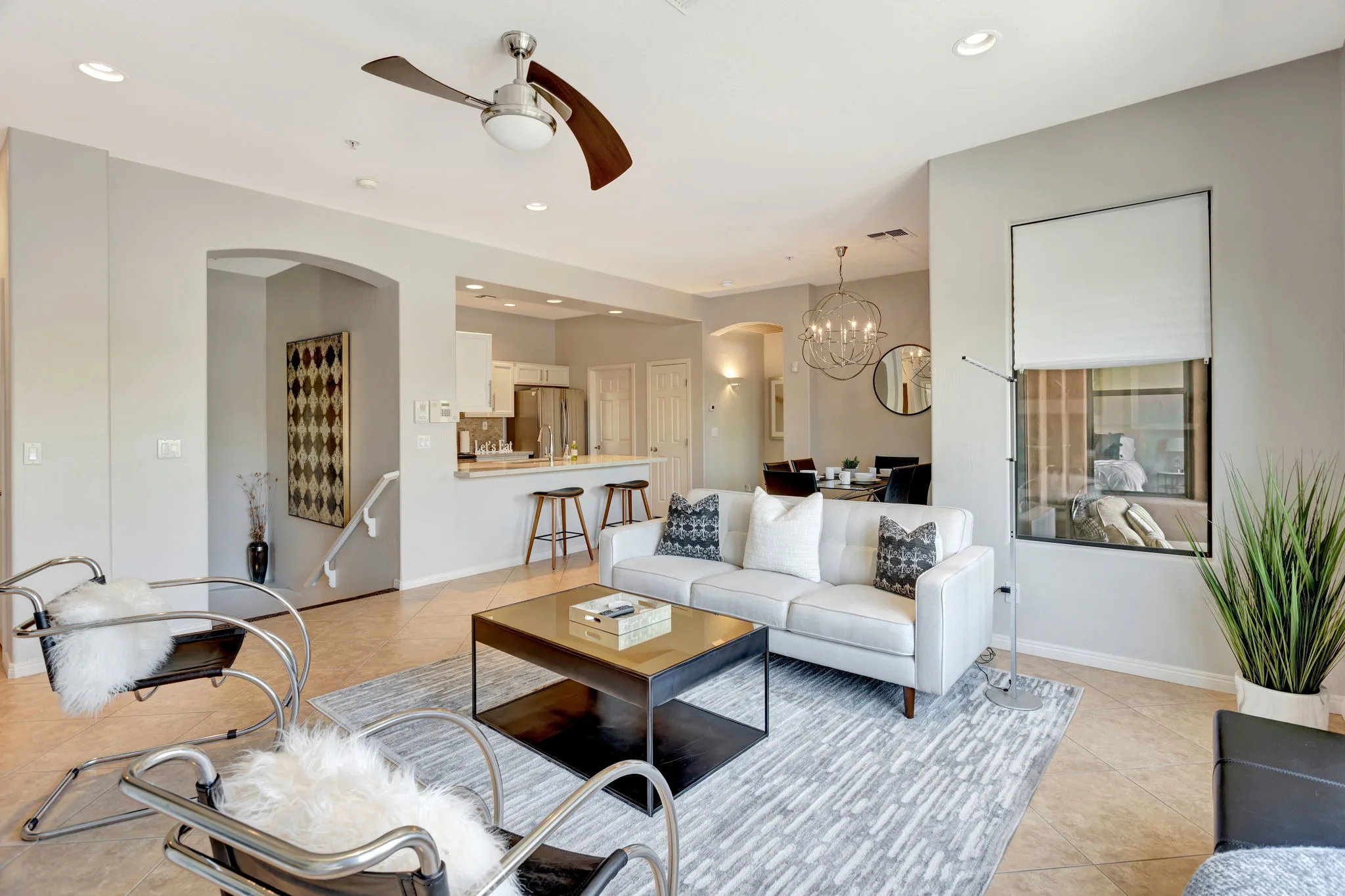 Welcome To This Stunning 2-bedroom, 2.5-bathroom House Located In The Desirable Scottsdale photo 4