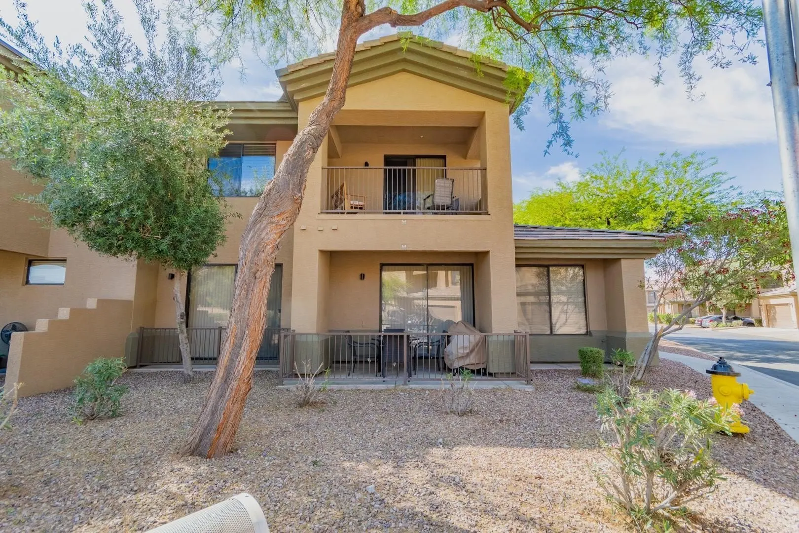 705 W Queen Creek photo 3