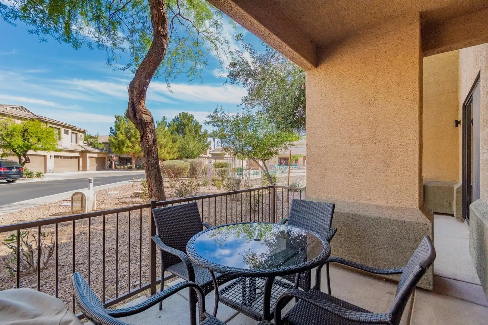 705 W Queen Creek photo 4