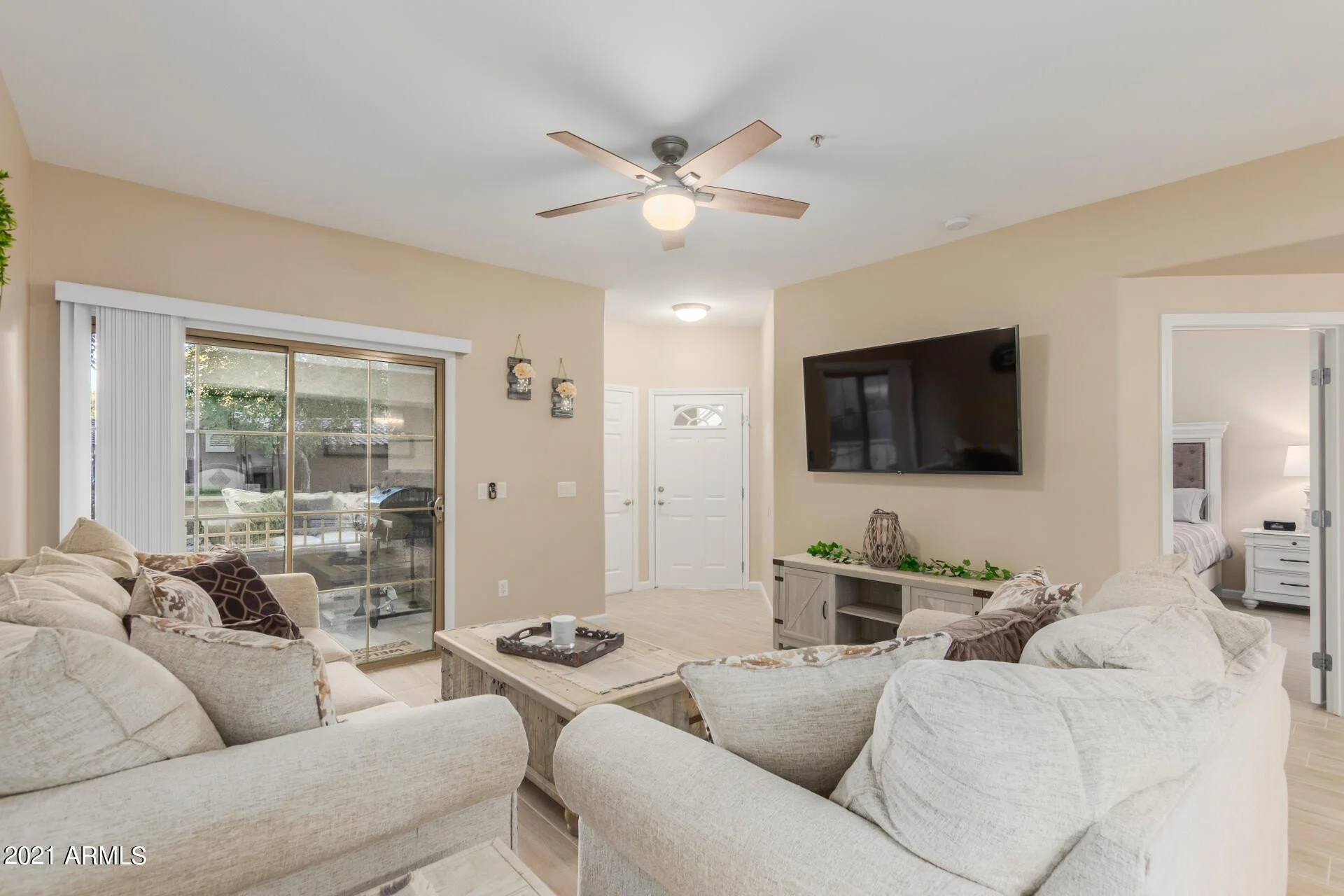 10136 E Southern Avenue photo 4