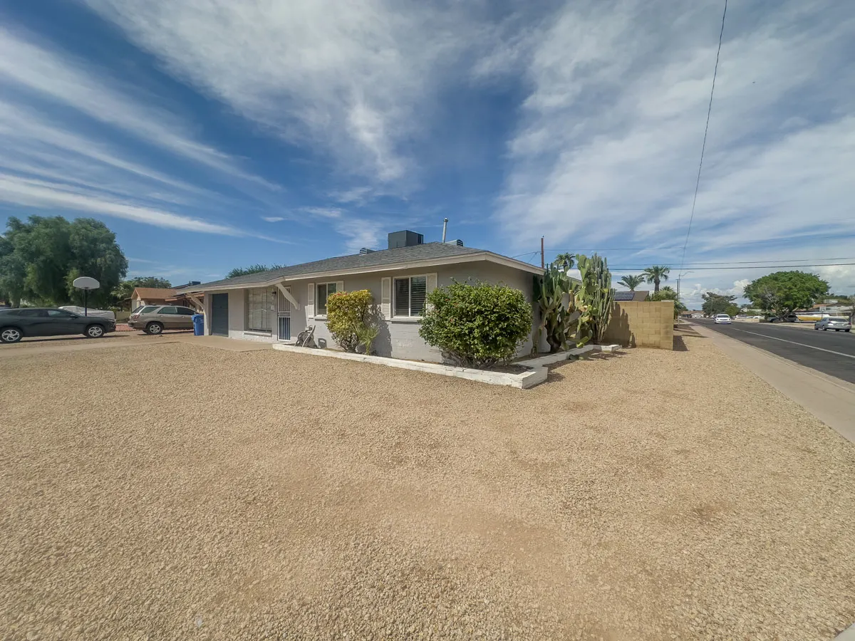 2502 W Larkspur Dr photo 4