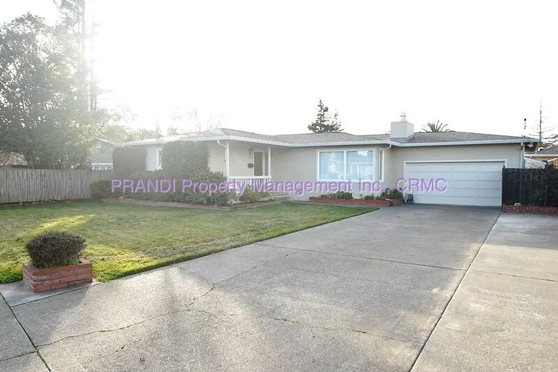 1407 Donna St photo 2