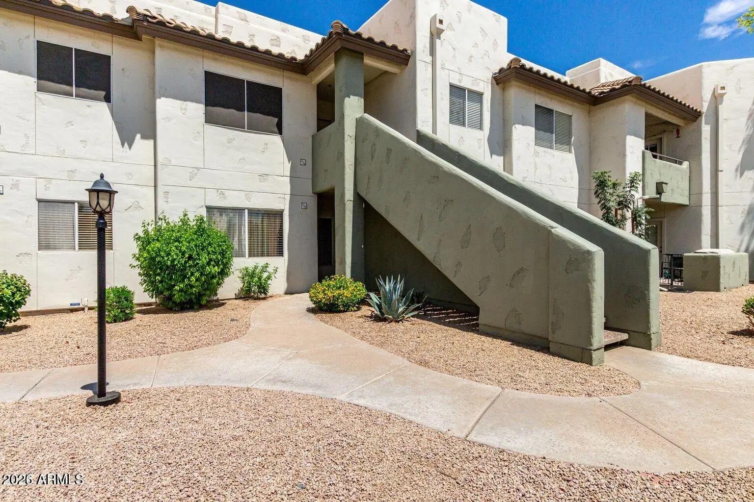 1825 W Ray Road