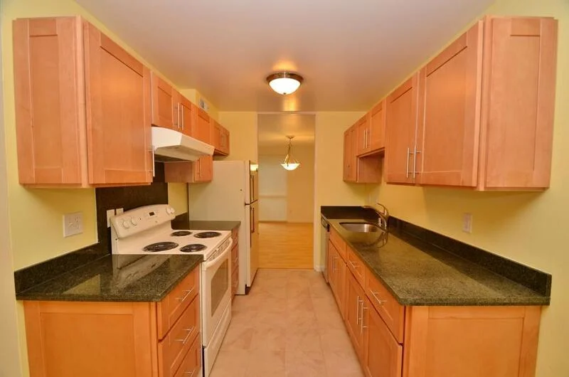 116 Surrey Ln photo 4