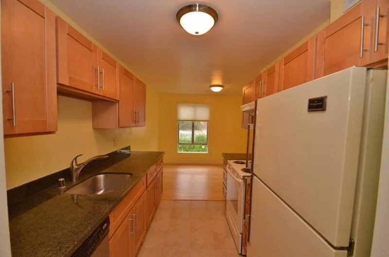 116 Surrey Ln photo 3