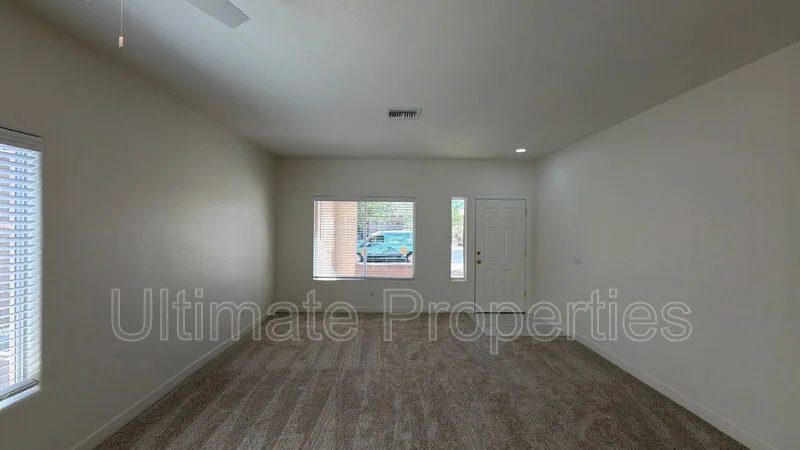 12360 W Tonto St photo 5