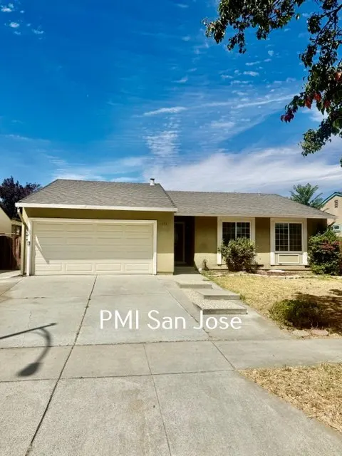 473 Crosslees Dr photo 2