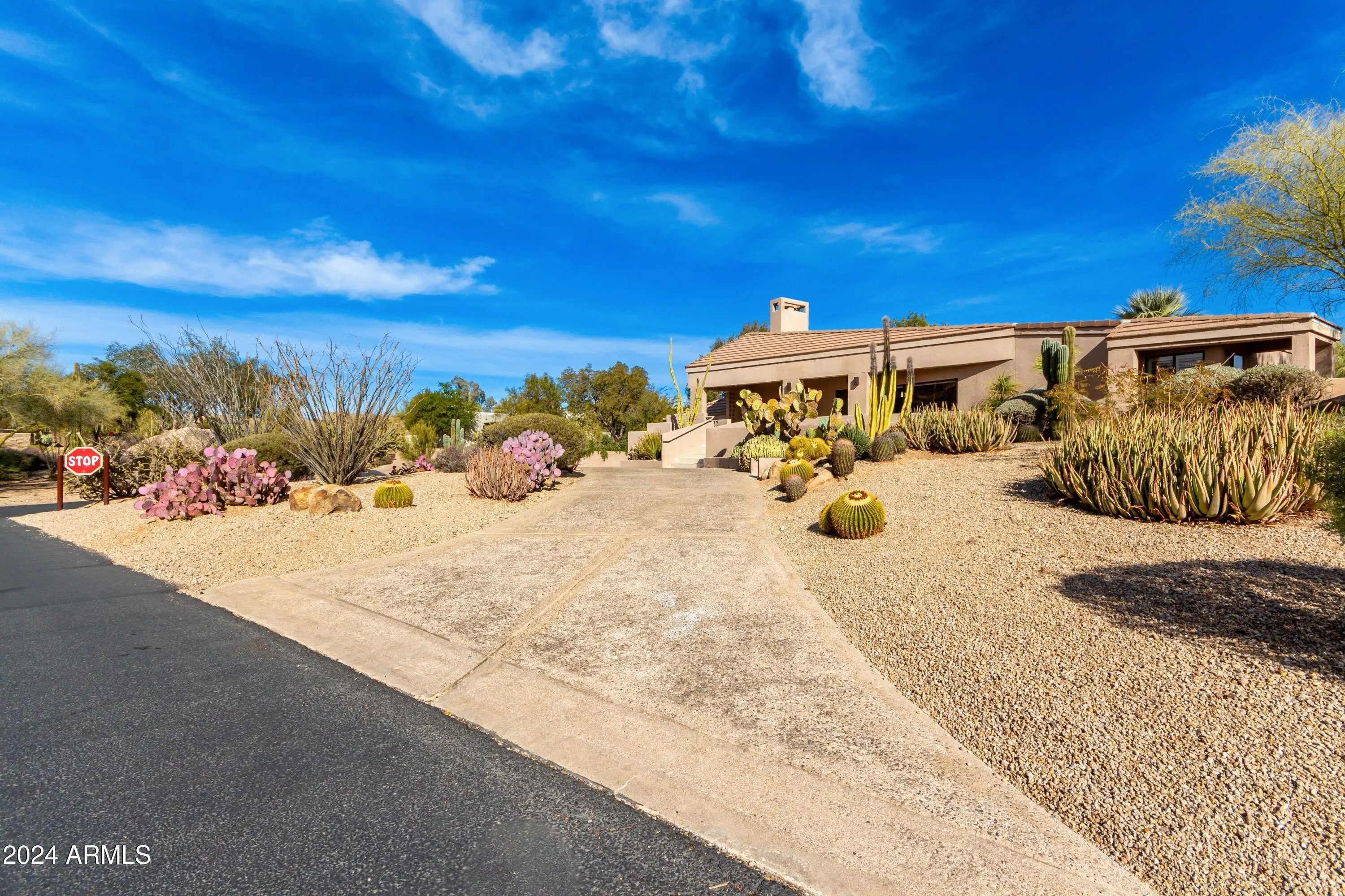 1314 Coyote Pass Carefree, AZ 85377 photo 2