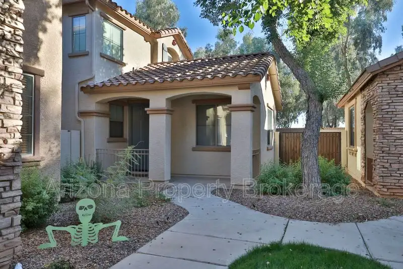 3879 E Santa Fe Ln photo 4