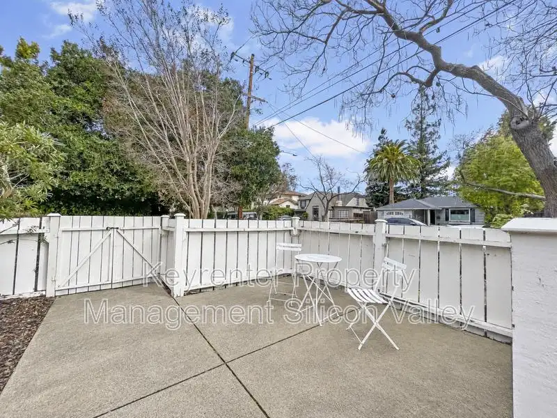 155 Washington Ave Palo Alto, CA 94301 photo 5