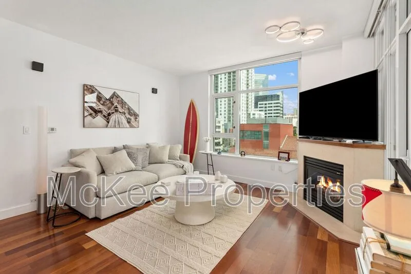 1199 Pacific Highway photo 5