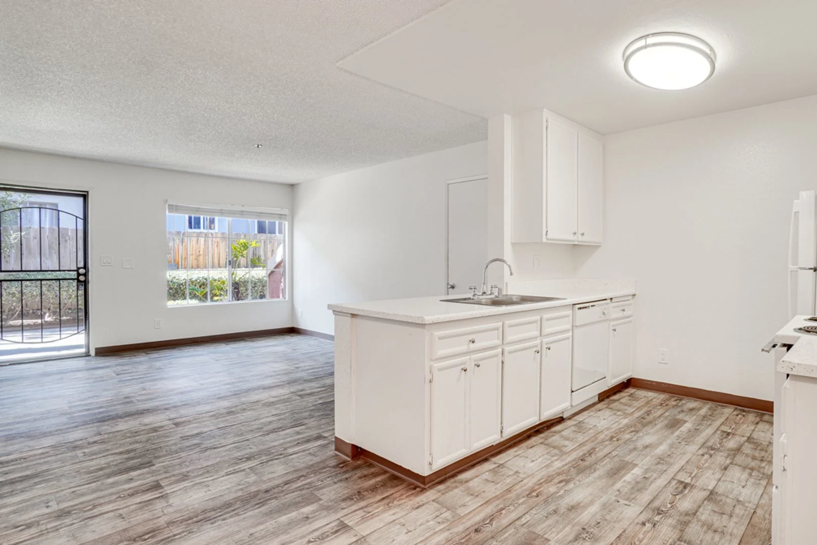 St. Thomas Apartments photo 5