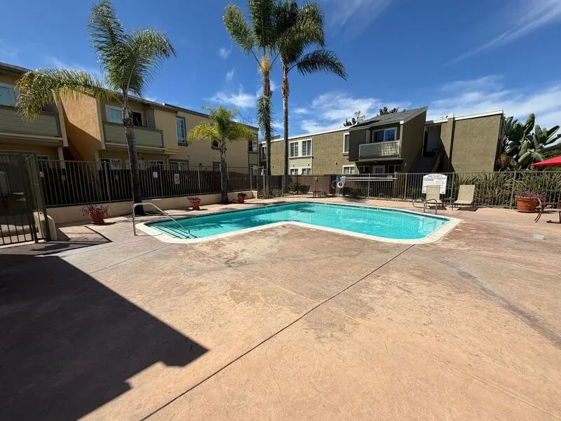 5402 Balboa Arms Dr photo 3