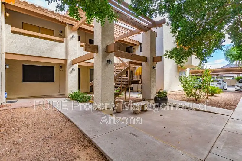 8847 North 8th St Phoenix, AZ 85020 photo 5