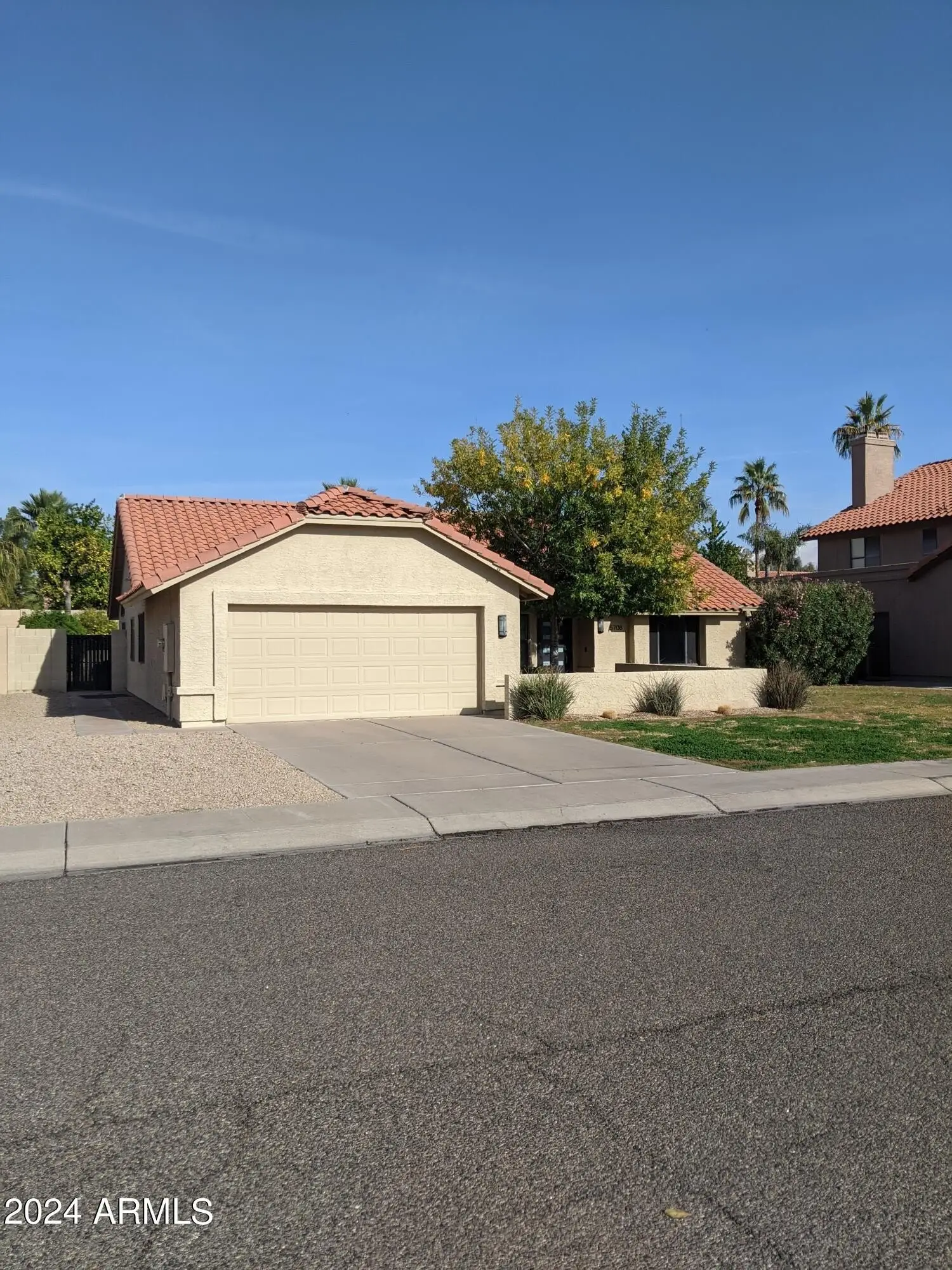 5708 E Angela Dr photo 3