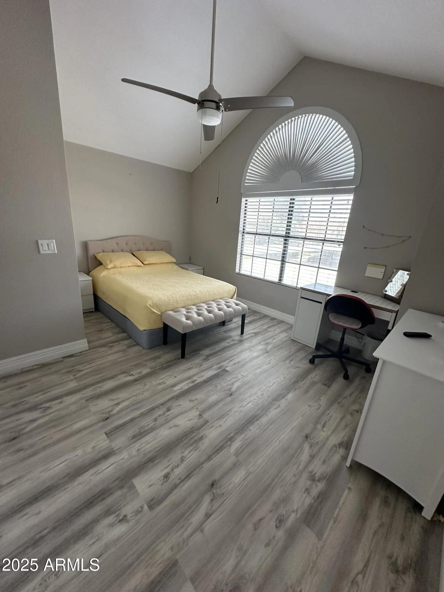 5704 E Aire Libre Avenue photo 3