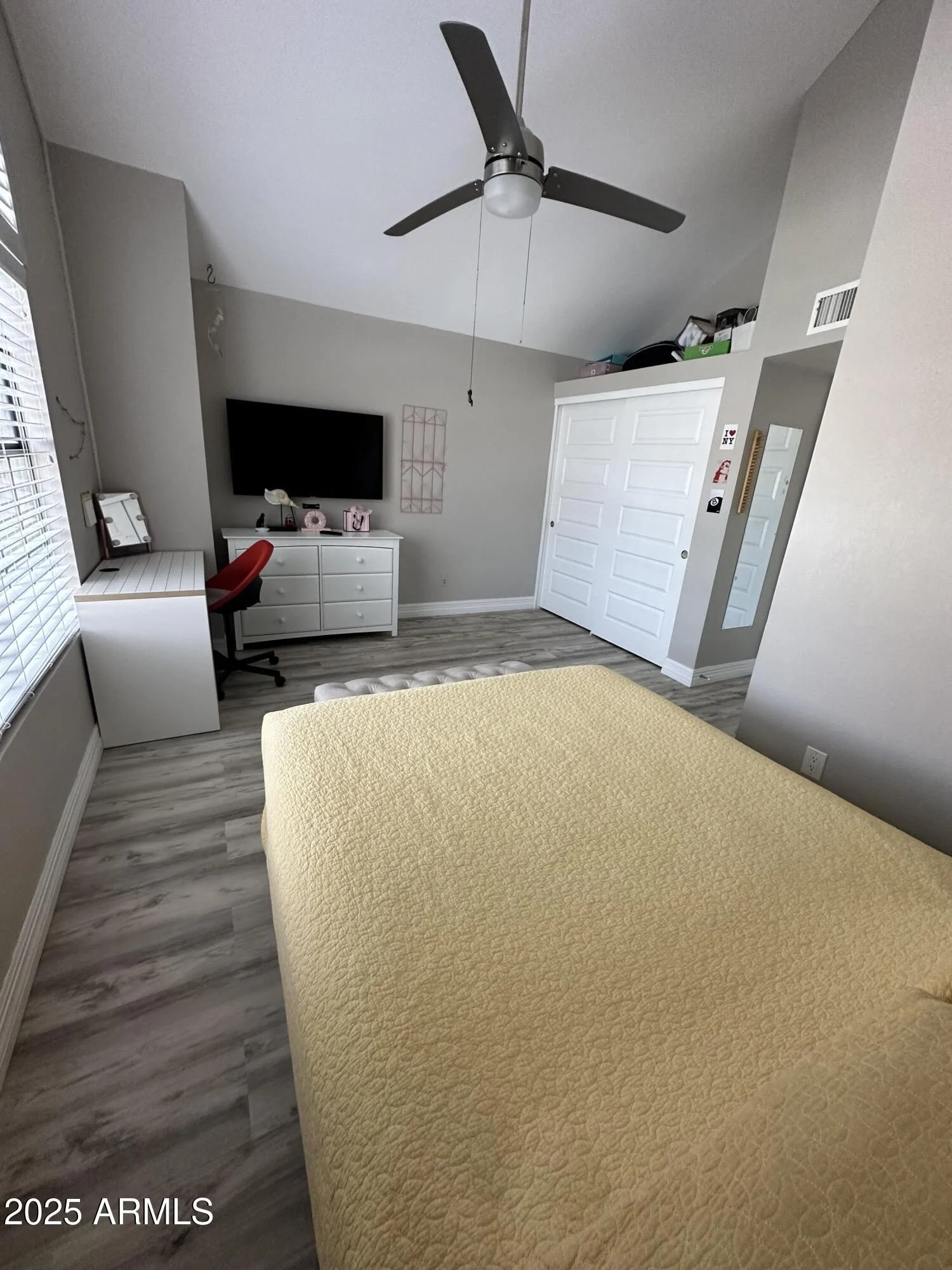 5704 E Aire Libre Avenue photo 2