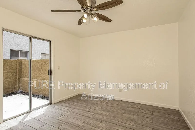 234 E Ruth Ave Phoenix, AZ 85020 photo 2