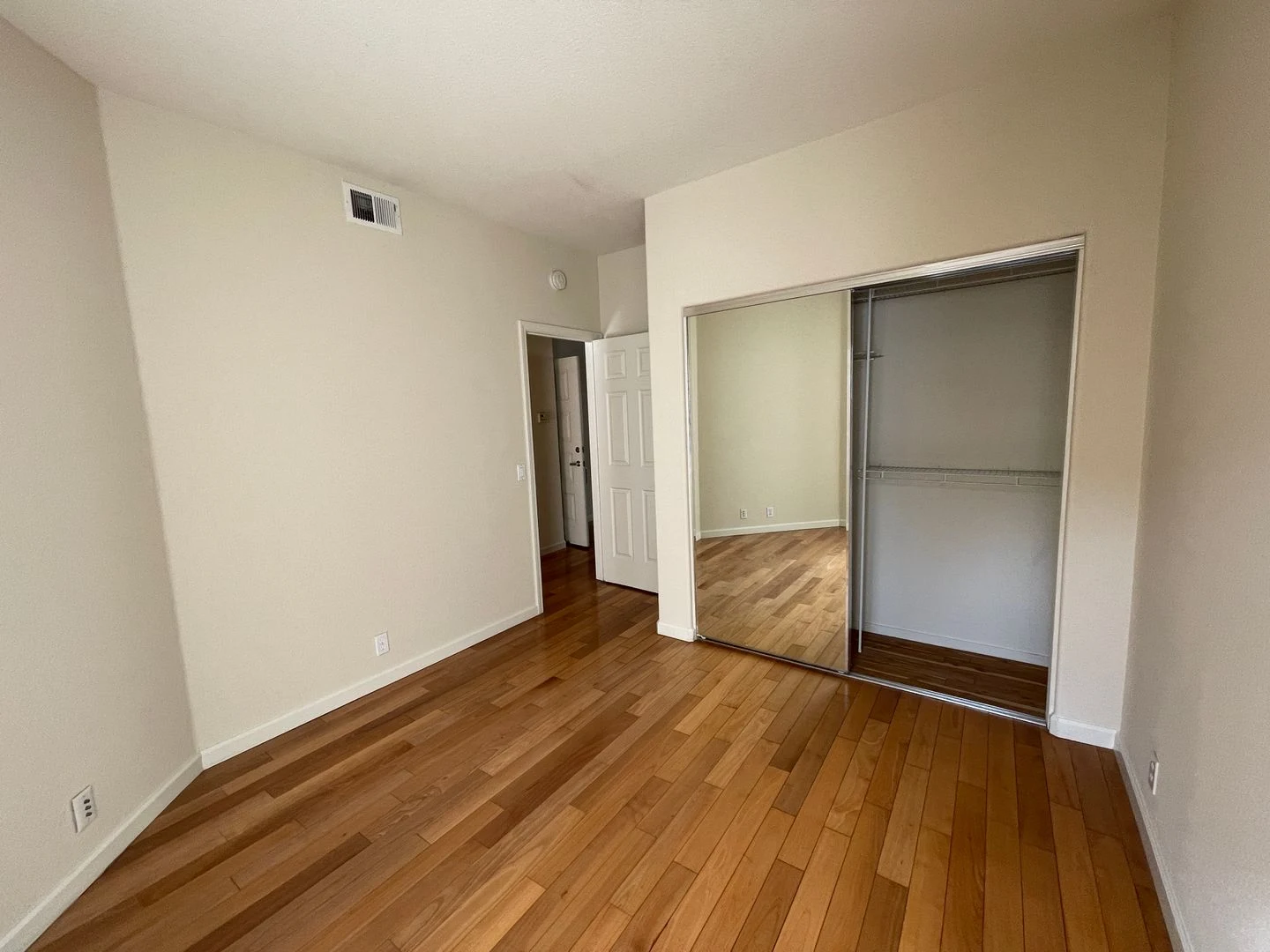 450 Navaro Way, San Jose, CA 95134 photo 3