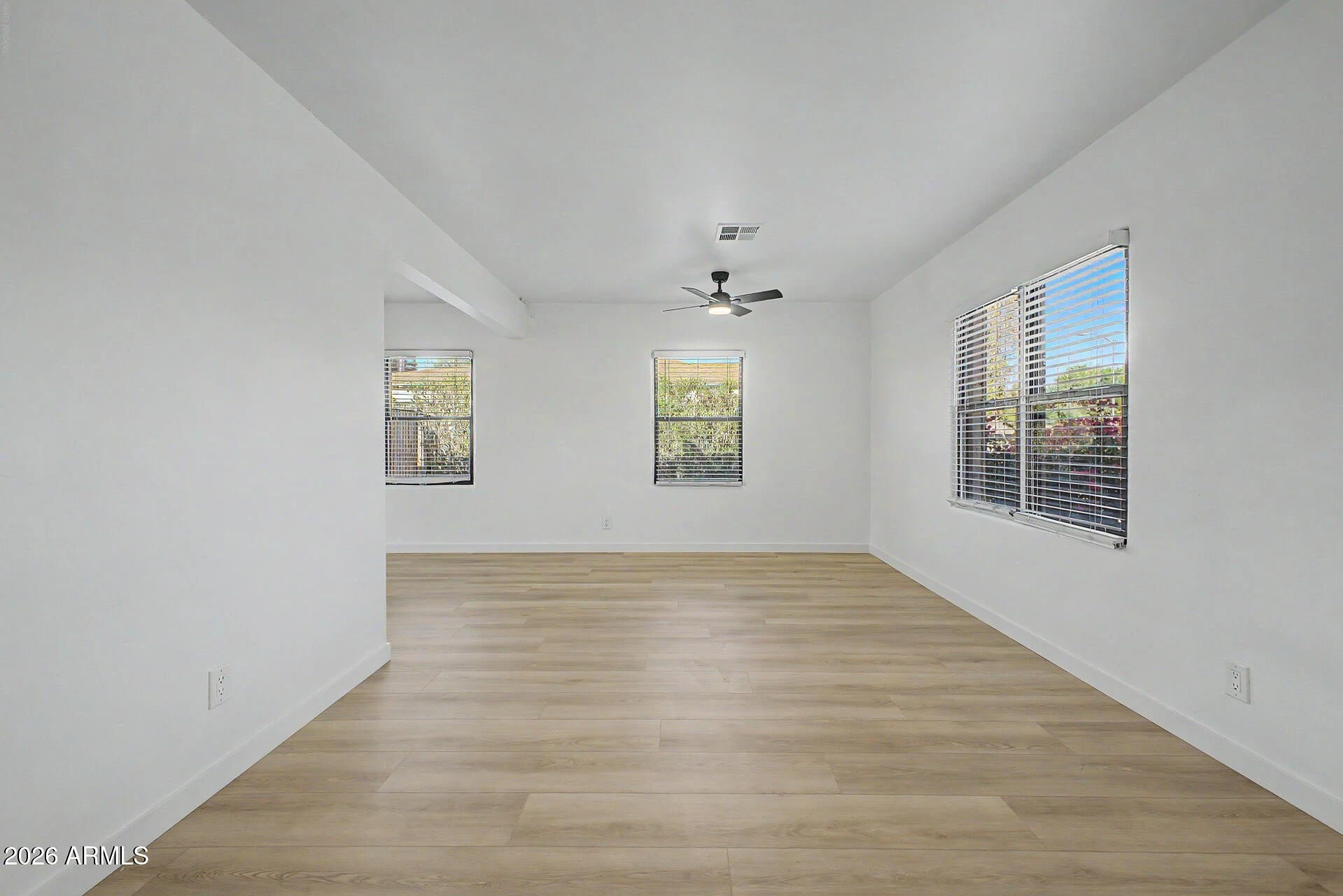 156 W Highland Ave Phoenix, AZ 85013 photo 4