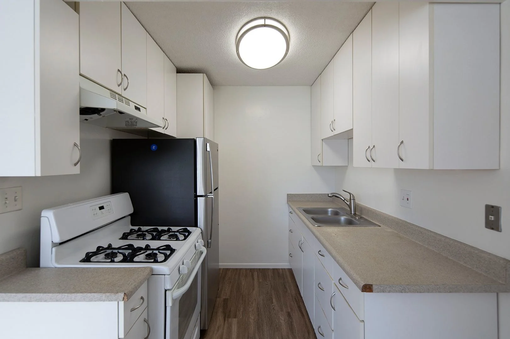 Spacious 1BR in Great Ocean Beach/Point Loma Area! photo 4