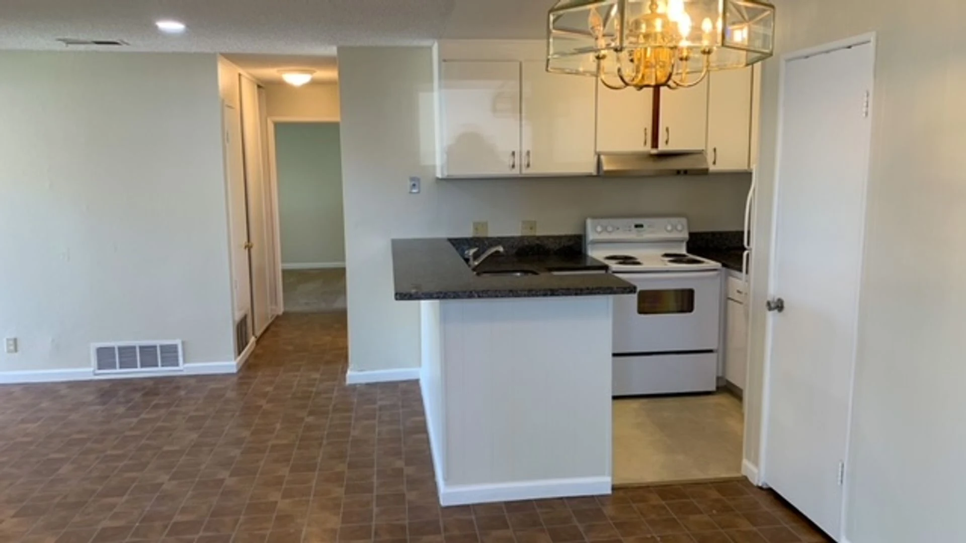 COMING SOON! | $2,800 / 2 BR /1 BA -  REMODELED APARTMENT IN IRVINGTON AREA OF CENTRAL FREMONT photo 5