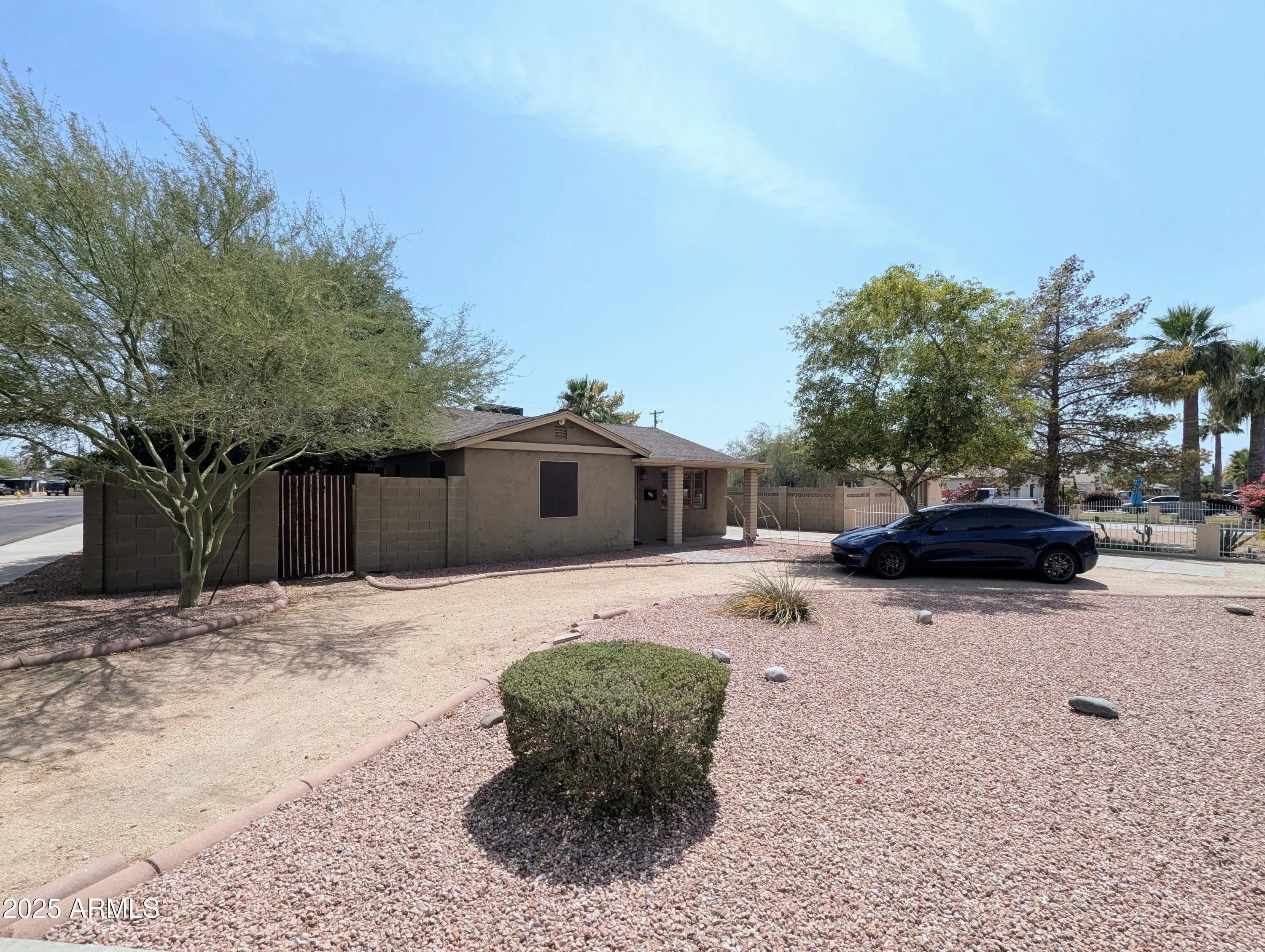 2443 E Earll Dr Phoenix, AZ 85016 photo 3