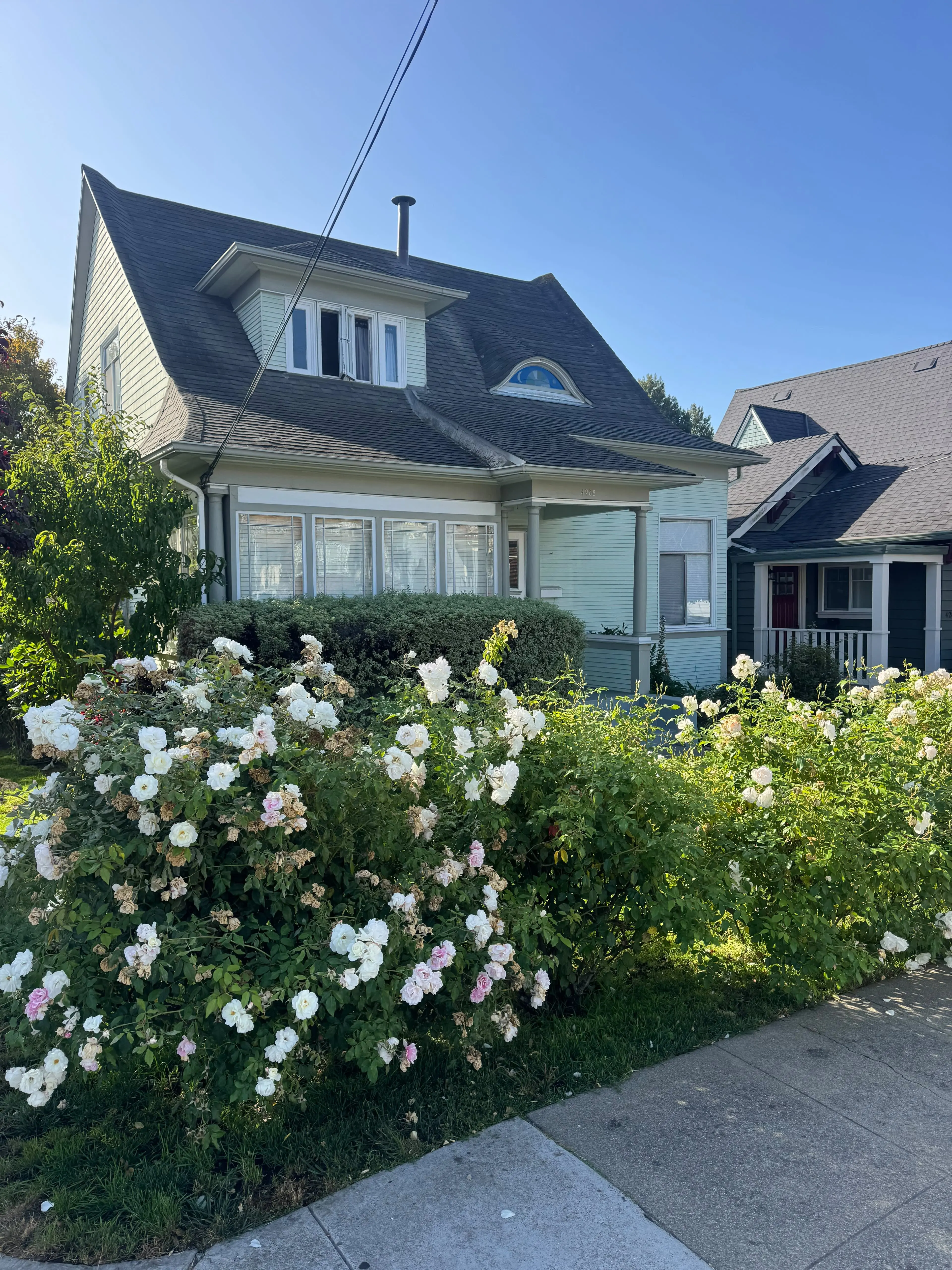 4288 Howe St photo 4