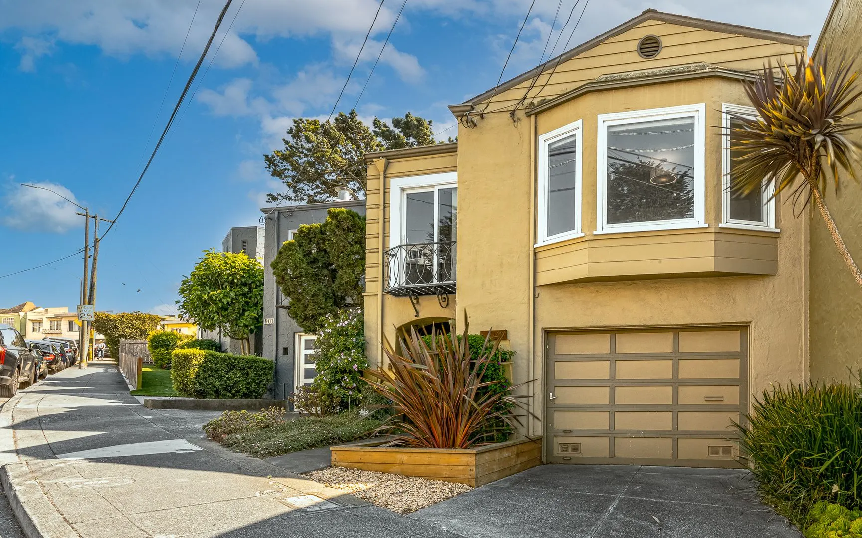 919 Teresita Boulevard