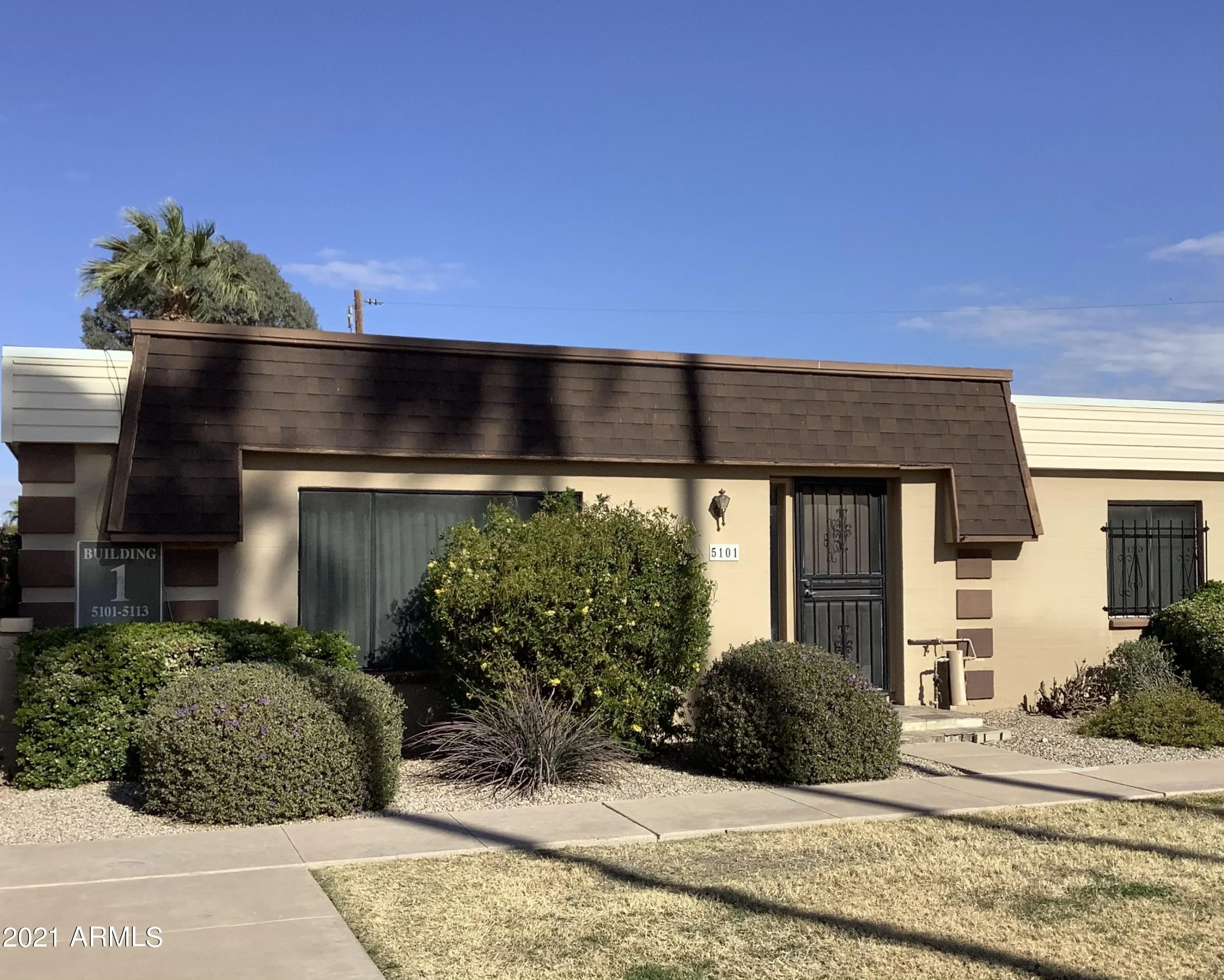 5101 N Granite Reef Road photo 2