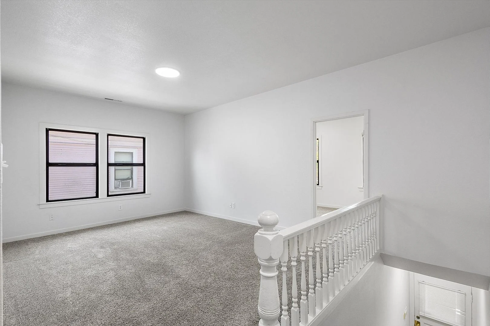 1336 1/2 Park Ave - 3 bedroom | 1.5 bath | Upper unit photo 3