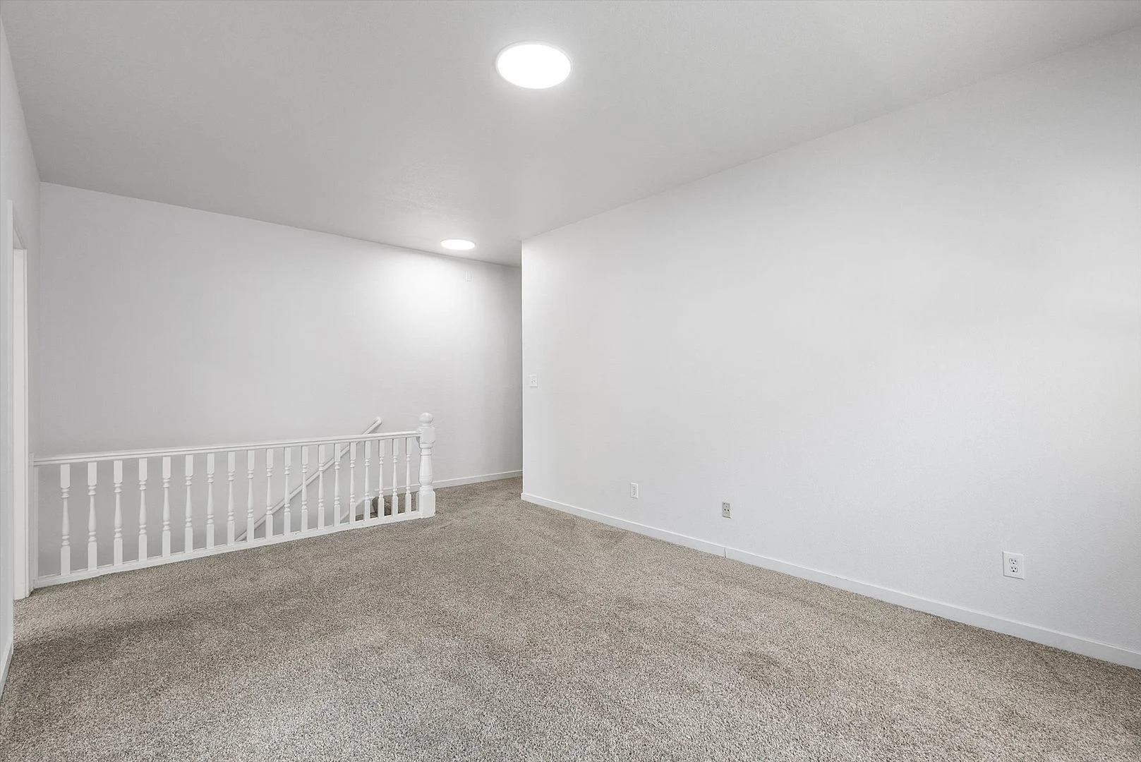 1336 1/2 Park Ave - 3 bedroom | 1.5 bath | Upper unit photo 5