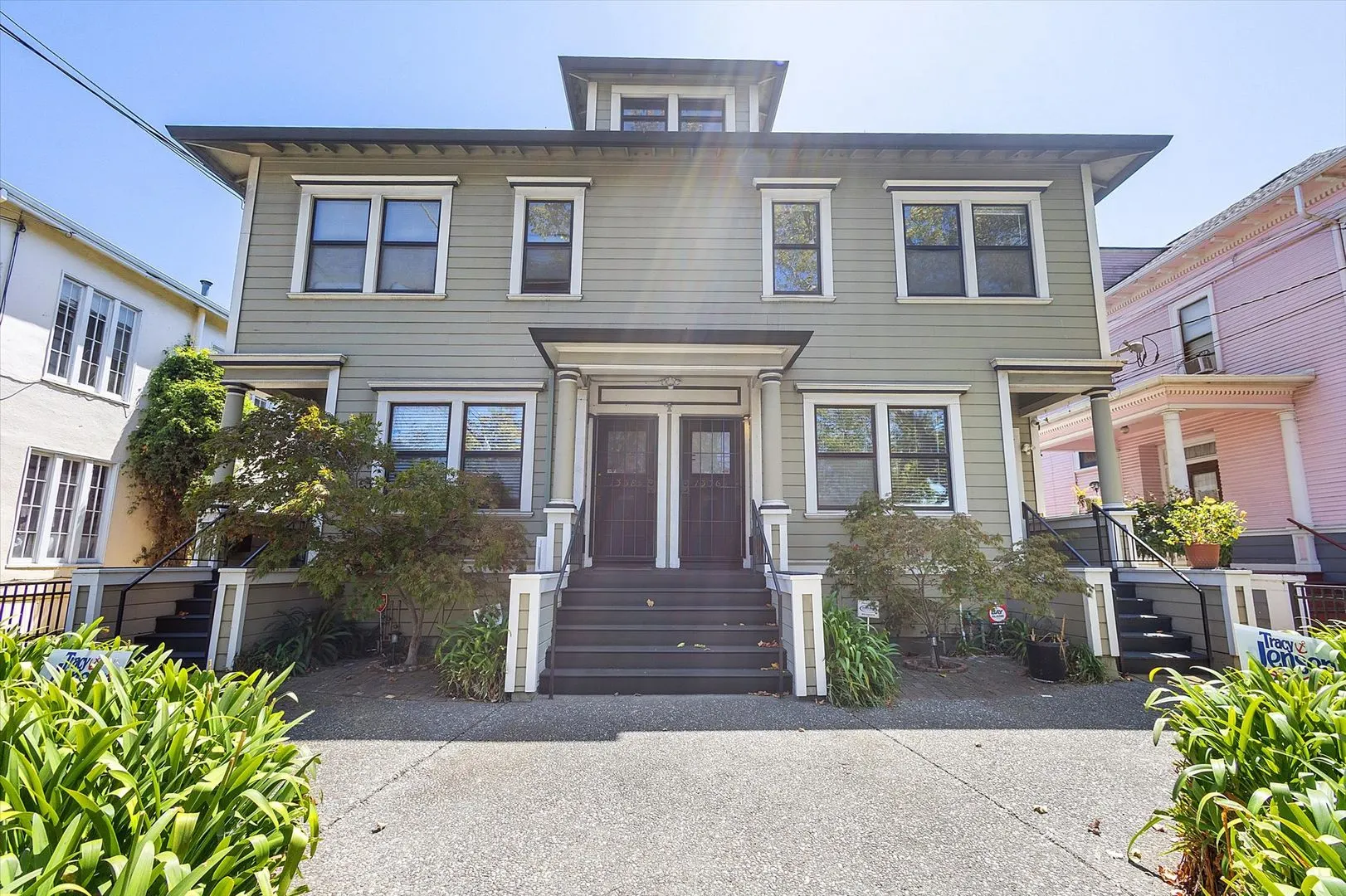 1336 1/2 Park Ave - 3 bedroom | 1.5 bath | Upper unit photo 2