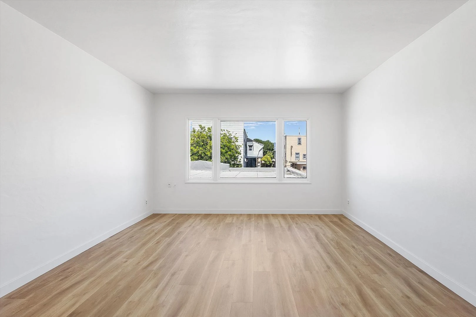 2432 Webb Ave unit 2432 Webb Ave #B - LU photo 4