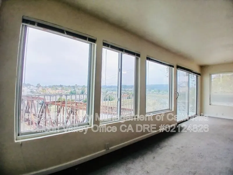 1104 E Cliff Dr Santa Cruz, CA 95062 photo 4