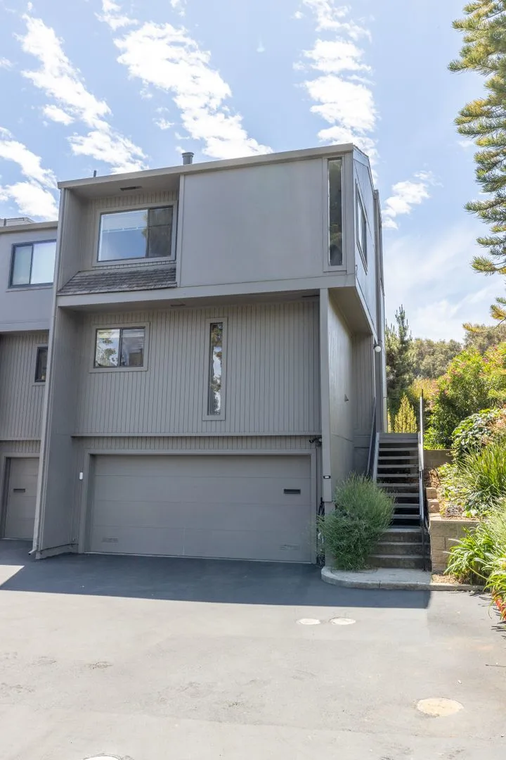 996 Silverado Ct Hayward, CA 94541 photo 2