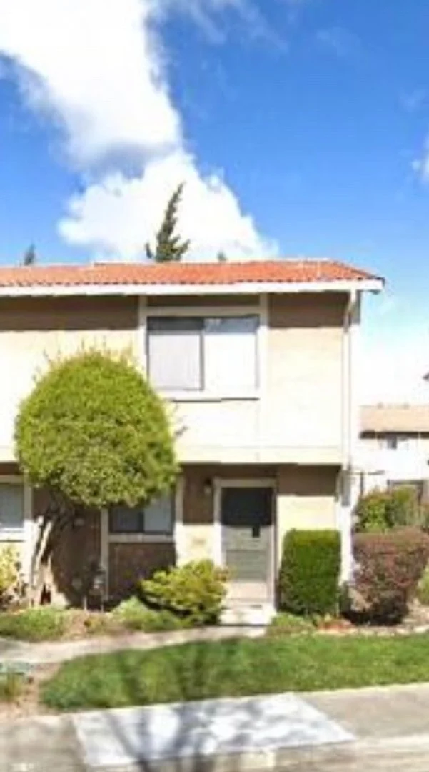 Very Clean 2 Bedroom 1.5 Bath Townhome; Garbage Included! photo 3